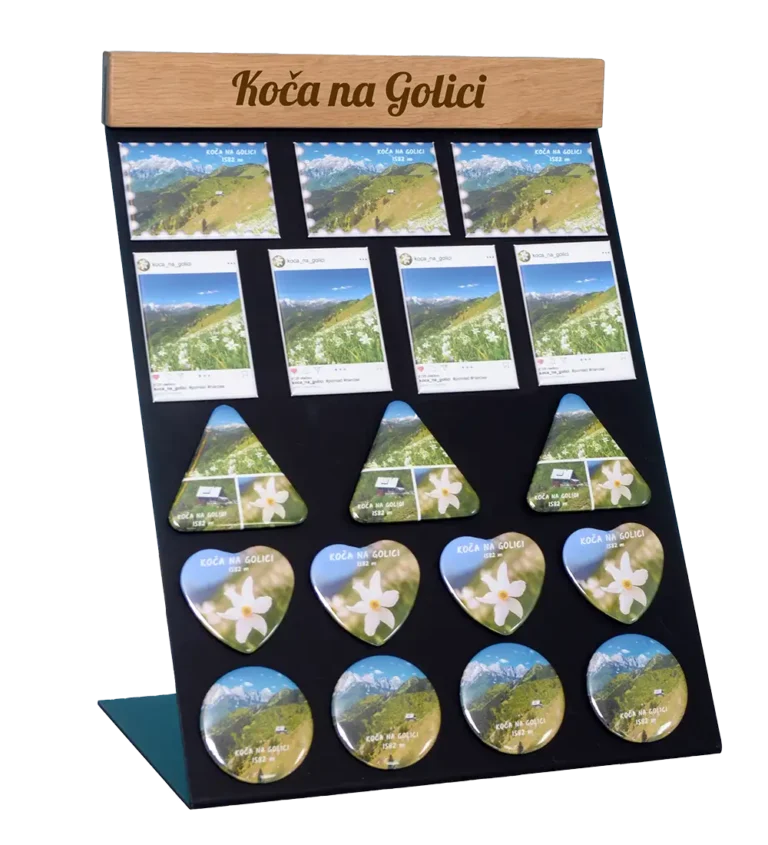 Foto magnet z motivom planinske koče, ročno izdelan spominek iz Slovenije.