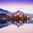 Foto magnet Bled – tradicionalna pletna na Blejskem jezeru z gradom v ozadju, magnet pravokotnik 78x54 mm