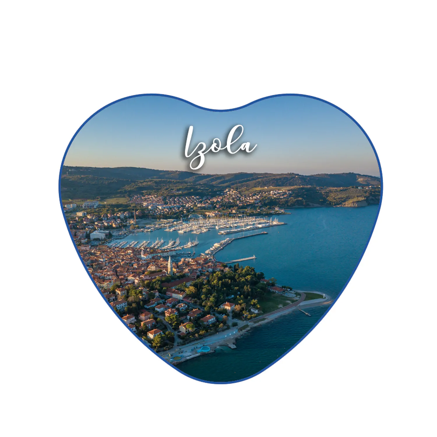 izola 10 magnet srce 52x57mm mockup1 Foto magnet Izola – srce oblikovan magnet z motivom obalnega mesta, magnet 52x57 mm