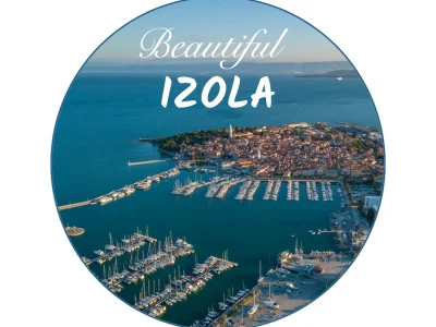 Foto magnet Izola – okrogel magnet z motivom obalnega mesta, magnet 56 mm